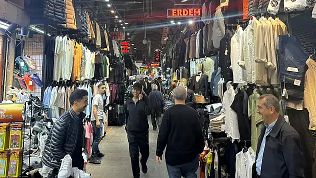 Kayseri'de bayram hareketliliği çarşıyı sardı