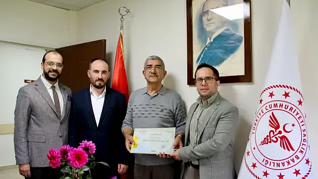 Kayseri'de emekli olan 43 yıllık doktora veda