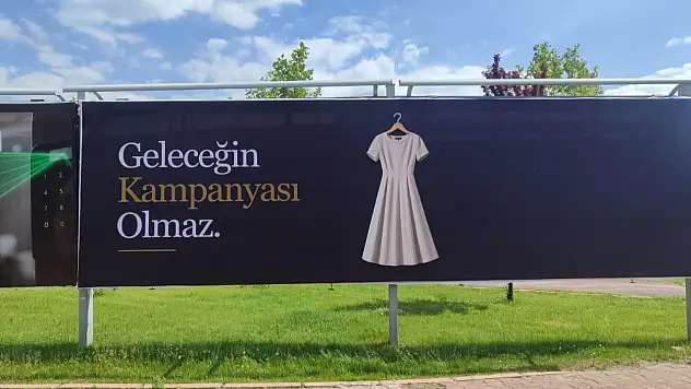 Kayseri'de gizemli billboard merak uyandırdı