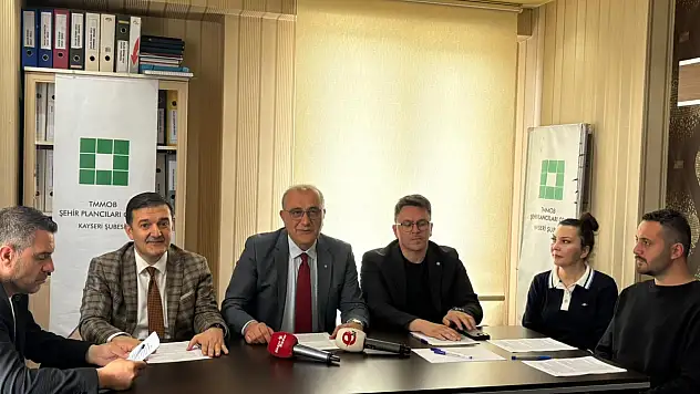 Kayseri'de kamusal alanların konuta açılmasına meslek odalarından tepki
