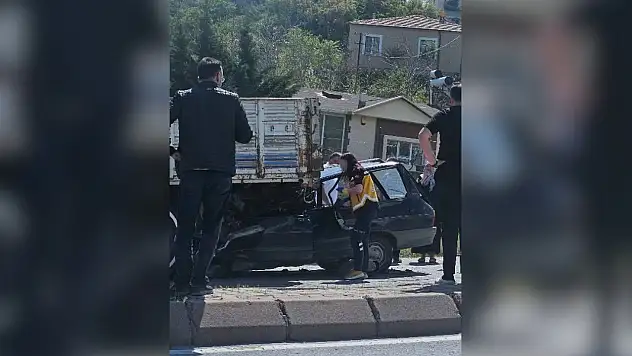Kayseri'de otomobil TIR'a arkadan çarptı: 1 ölü, 1 yaralı