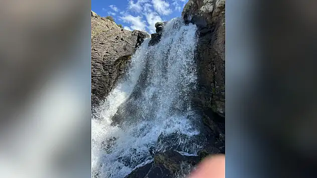 Kayseri'de yıllar sonra yeniden akan şelale uğrak noktası haline geldi