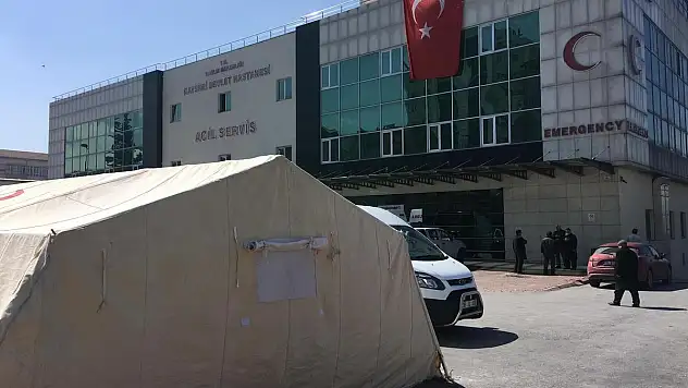 KAYSERİ DEVLET HASTANESİ'NE HASTALAR İÇİN ÇADIR KURULDU