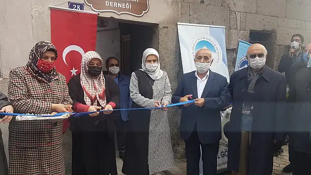 KAYSERİ GÖNÜLLÜ KÜLTÜR KURULUŞLARI DERNEĞİ'NİN YENİ HİZMET BİNASI AÇILDI