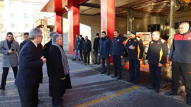 KAYSERİ İTFAİYESİ FIRTINAYA KARŞI GÖREV BAŞINDA