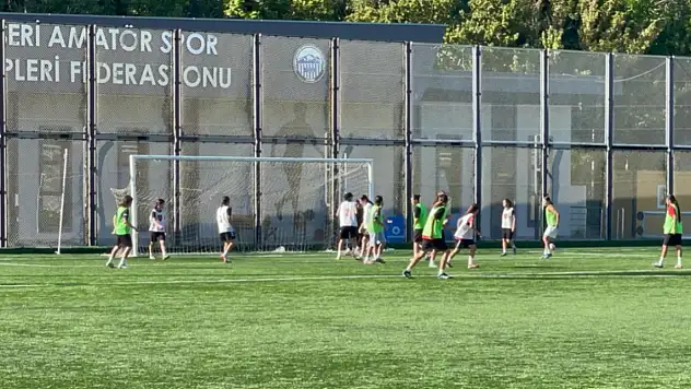 Kayseri Kadın FK futbolcu seçmeleri yapıldı