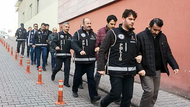 Kayseri merkezli 13 ilde eş zamanlı FETÖ operasyonu