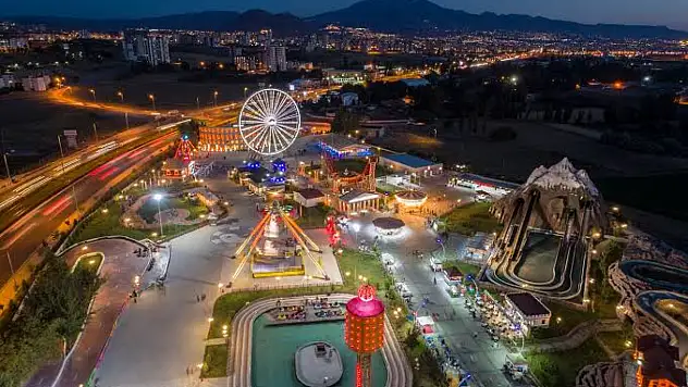 Kayseri'nin eğlence merkezi Mazakaland yaz sezonunda dolup taşıyor