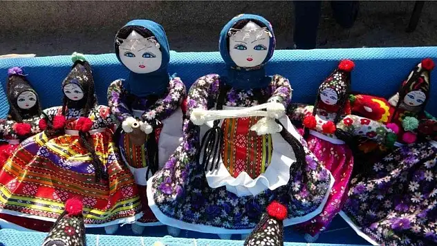 Kayseri'nin el emeği mirası: Soğanlı bebekleri dünyaya tanıtılıyor
