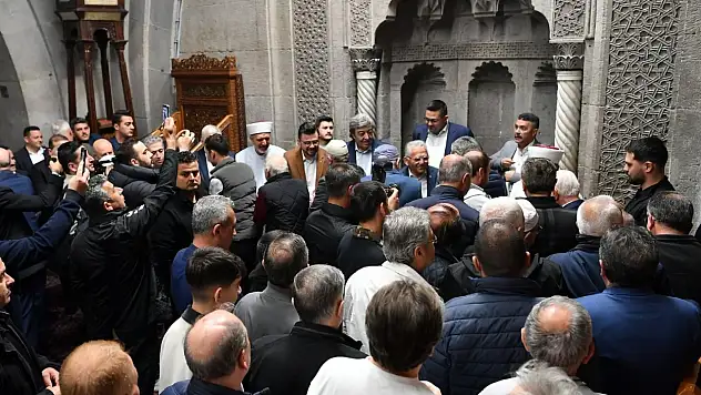Kayseri protokolü Hunat Cami'nde bayramlaştı
