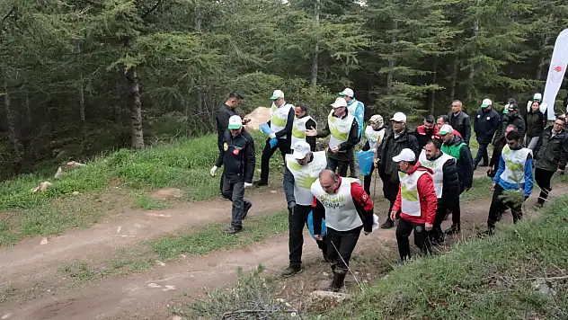 Kayseri protokolü yangınlara karşı ormanda temizlik yaptı