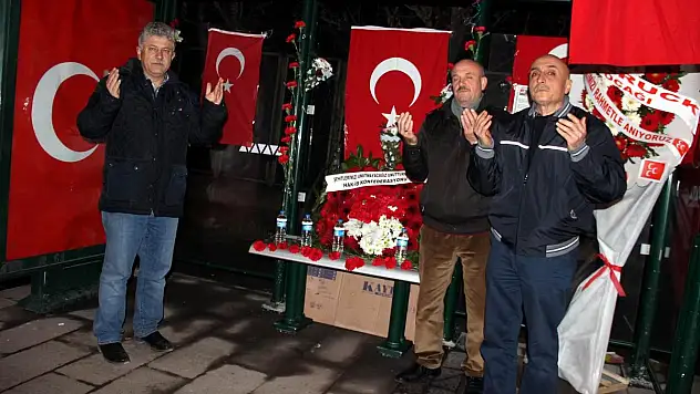 Kayseri Şehitlerini Yeni Yılda Dualarla Andı