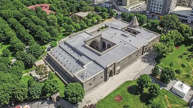 Kayseri Selçuklu Uygarlığı müzesi geçmişin izlerini geleceğe taşıyor
