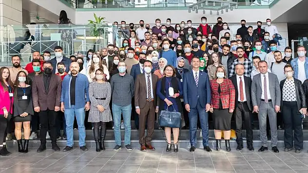 KAYSERİ SMMMO, KAYÜ ÖĞRENCİLERİYLE MUHASEBECİLİK MESLEĞİ ÜZERİNE SÖYLEŞİ YAPTI