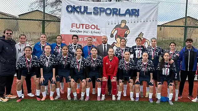 Kayseri Spor Lisesi kadın futbol takımı Türkiye Finalleri'ne gitti
