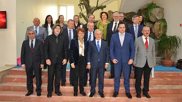 Kayseri Valisi Kamçı Avrupa Parlamentosu Bütçe Denetim Komisyonu Üyelerini kabul etti