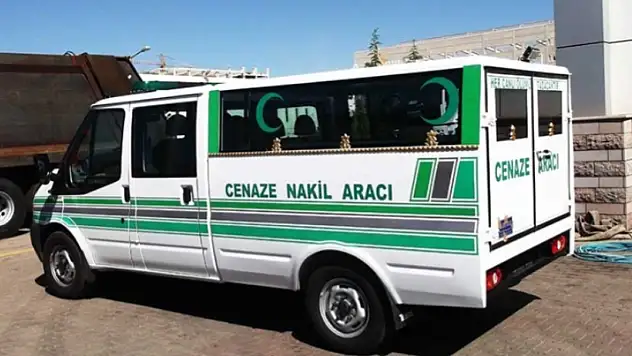 Kayseri'ye gelen gurbetçi aile Kırşehir'de kaza yaptı: 3 kişi yaşamını yitirdi
