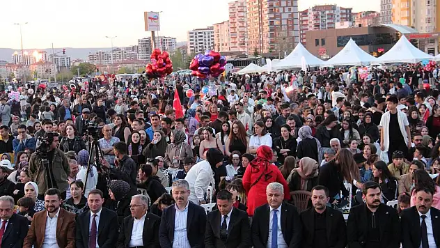 KAYSERİ'DE 19 MAYIS'IN COŞKUSU ÜLKÜ OCAKLARI GENÇLİK ŞÖLENİ İLE YAŞANDI