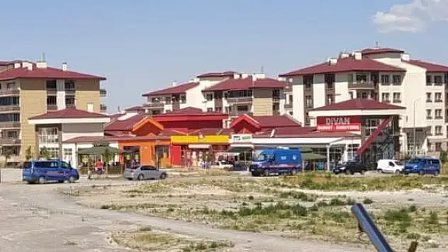 KAYSERİ'DE 23 YAŞINDAKİ ESNAF KENDİNİ ASARAK YAŞAMINA SON VERDİ