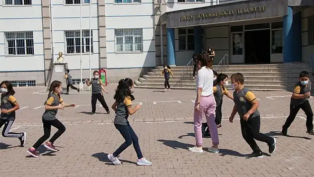 KAYSERİ'DE 303 BİN 49 ÖĞRENCİ YAZ TATİLİNE GİRDİ