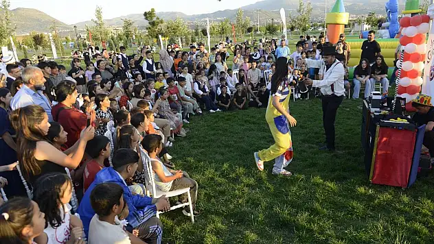 KAYSERİ'DE 52 ÇOCUK İÇİN TOPLU SÜNNET ŞÖLENİ DÜZENLENDİ