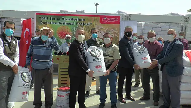 KAYSERİ'DE 800 ÇİFTÇİYE 50 TON KURU FASULYE TOHUMU DAĞITILDI