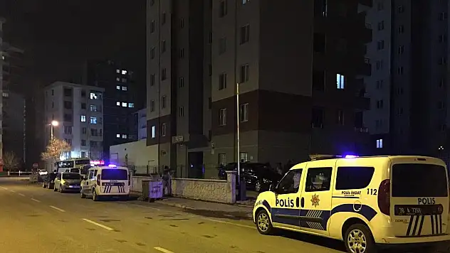 KAYSERİ'DE BALKONDAN ATLAYAN GENÇ KIZ AĞIR YARALANDI