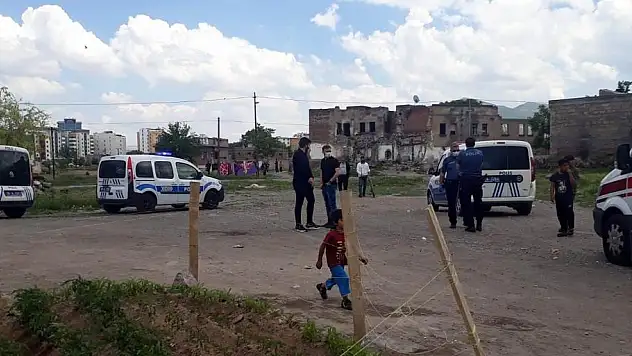 KAYSERİ'DE ÇOCUK YÜZÜNDEN KAVGA ÇIKTI, AİLELER BİRBİRİNE GİRDİ