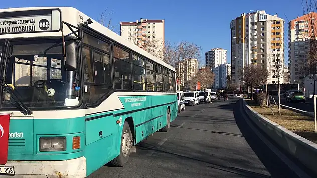 KAYSERİ'DE HALK OTOBÜSÜNÜN ALTINDA KALAN ADAM HAYATINI KAYBETTİ