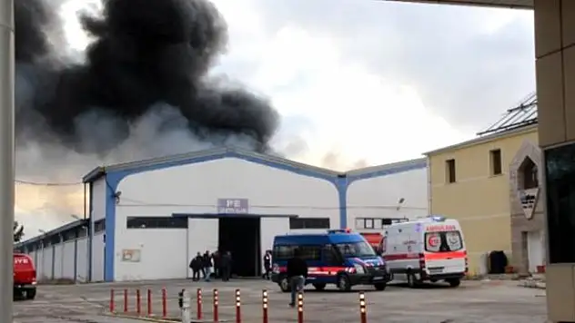 KAYSERİ'DE PLASTİK BORU FABRİKASINDA YANGIN ÇIKTI