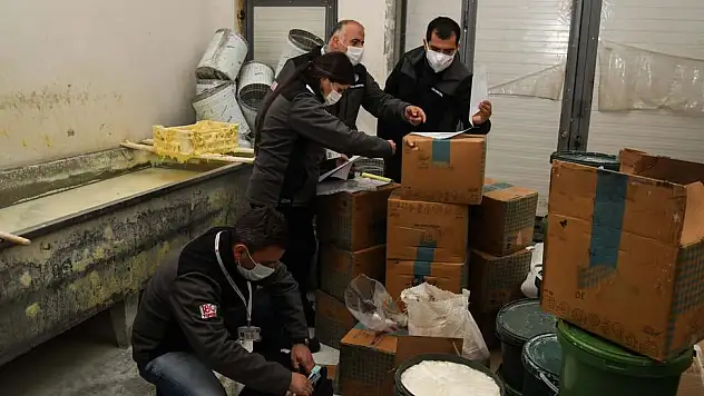 KAYSERİ'DE SAHTE PEYNİR ÜRETEN İŞLETMEYE ŞOK BASKIN