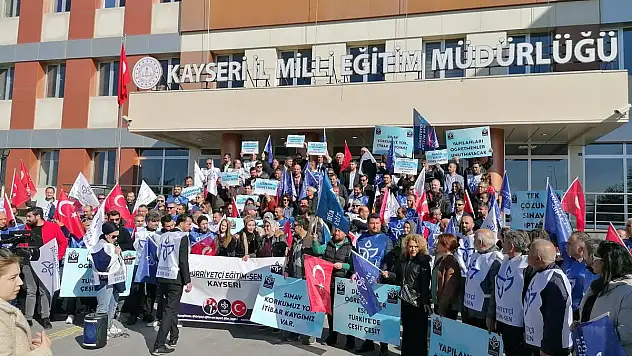 KAYSERİ'DE SENDİKAYA BAĞLI ÖĞRETMENLER İŞ BIRAKTI