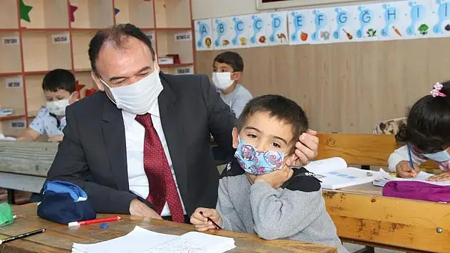 KAYSERİ'DE SINIFLAR YENİDEN ÖĞRENCİLERLE DOLDU
