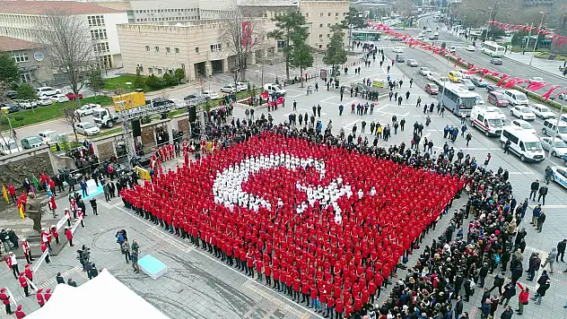 Kayseri'den Mehmetçiğe bin bayraklı selam