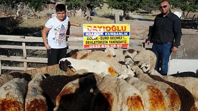 Kayserili besiciden 'Dolar, Euro geçmez' pankartı