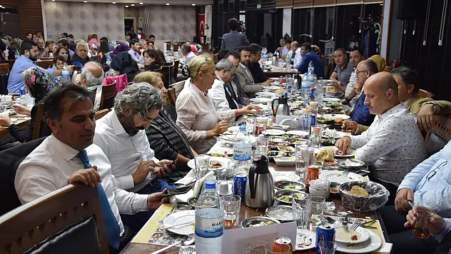 Kayserili gazeteciler iftarda buluştu