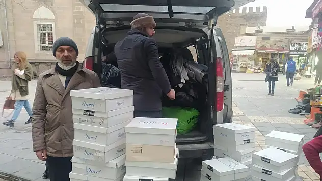 KAYSERİLİ KAPALI ÇARŞI ESNAFI, İDLİB'E YARDIM GÖNDERDİ