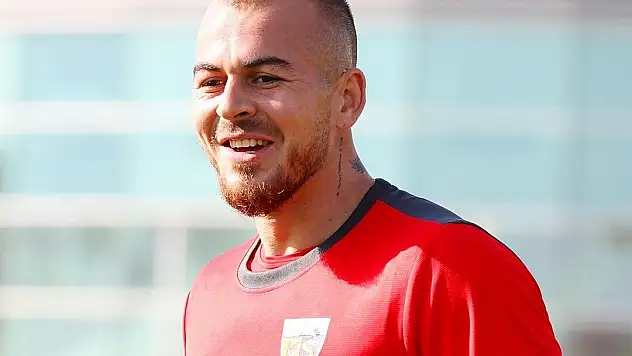 KAYSERİSPOR ALİBEC'İ GÖNDERDİ