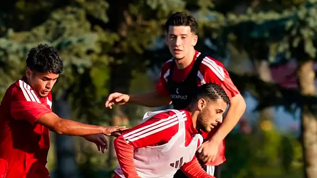Kayserispor'da ikinci etap kamp çalışmaları devam ediyor