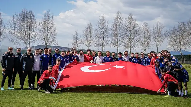 Kayserispor'dan 23 Nisan'da anlamlı mesaj