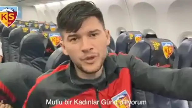 KAYSERİSPORLU FUTBOLCULAR DÜNYA KADINLAR GÜNÜ'NÜ KUTLADI