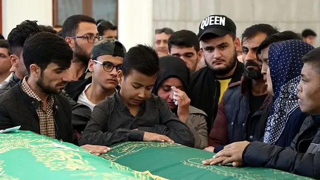 KAZADA HAYATINI KAYBEDENLER SON YOLCULUĞUNA UĞURLANDI