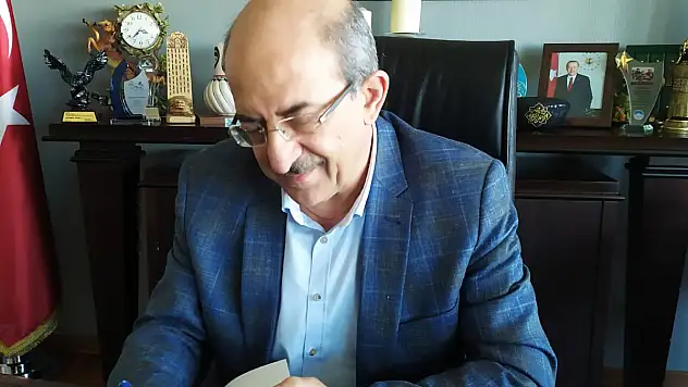 KEMAL TEKDEN'İN SAHNE SENİN KİTABI OKUYUCUYLA BULUŞTU
