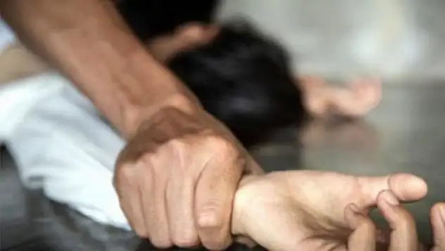 KENDİ EVİNDE 2 KEZ TECAVÜZE UĞRAYAN EMEKLİ HEMŞİREYE BİR ŞOK DA MAHKEMEDEN GELDİ