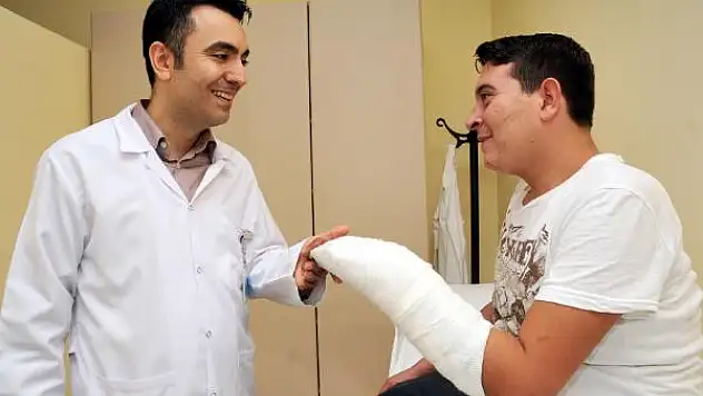 Kesilen elleri 10 saatlik operasyonla dikildi