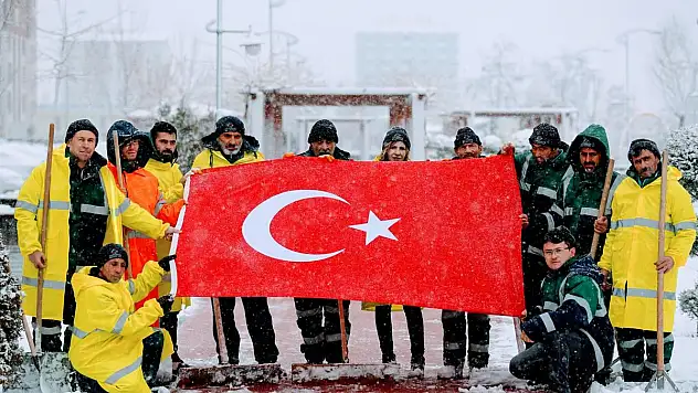 KOCASİNAN BELEDİYE PERSONELİNDEN ÖRNEK DAVRANIŞ