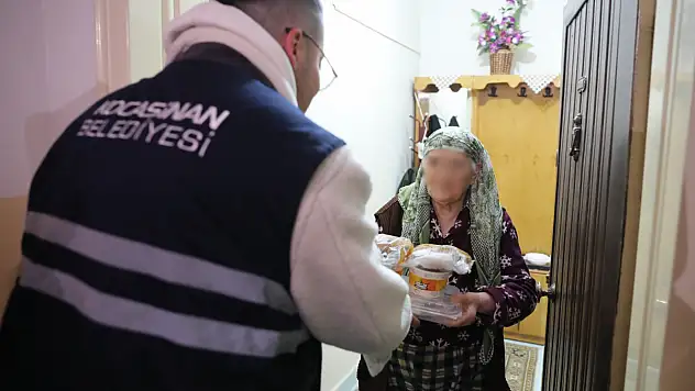 Kocasinan'da ihtiyaç sahiplerine sıcak yemek desteği