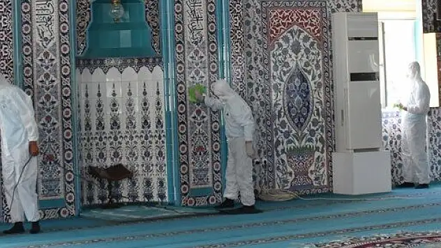 KOCASİNAN, DEZENFEKTE EDİLMEDİK YER BIRAKMIYOR