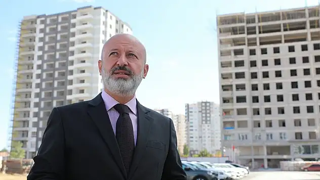 KOCASİNAN, MUTLU YUVALAR İNŞA ETMEYE DEVAM EDİYOR