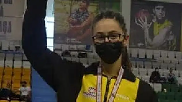 KOCASİNAN'IN MİLLİ SPORCUSU ÖZGE YILMAZ, TÜRKİYE ŞAMPİYONU OLDU